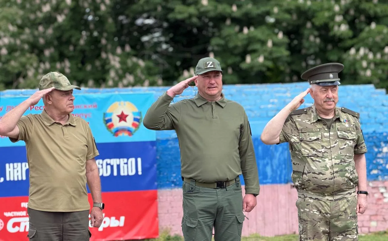 Виктор Водолацкий: Сегодня, в очередной раз посетил Луганский казачий кадетский корпус и дал напутственные слова кадетам перед знаковым для них мероприятием Виктор Водолацкий: Сегодня, в очередной раз посетил Луганский казачий кадетский корпус и дал напутственные слова кадетам перед знаковым для них мероприятием