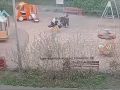 В Петербурге подростки положили в игрушку петарду и взорвали