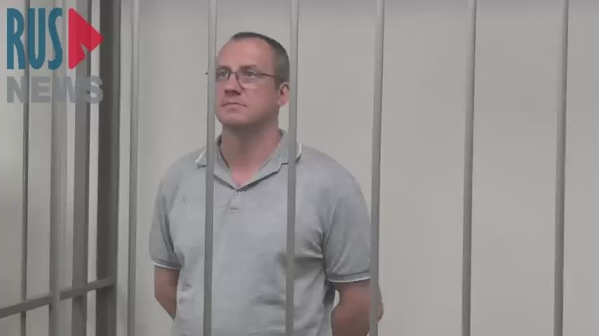 Солнцевский районный суд Москвы отправил под домашний арест адвоката Игоря Поповского на 1 месяц и 7 суток, пишет RusNews