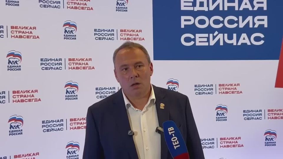 Пётр Толстой: Хорошо помню Москву конца «нулевых» — бесконечные торговые ларьки, сломанные детские площадки, парки, усыпанные битым стеклом, и беспросветные пробки