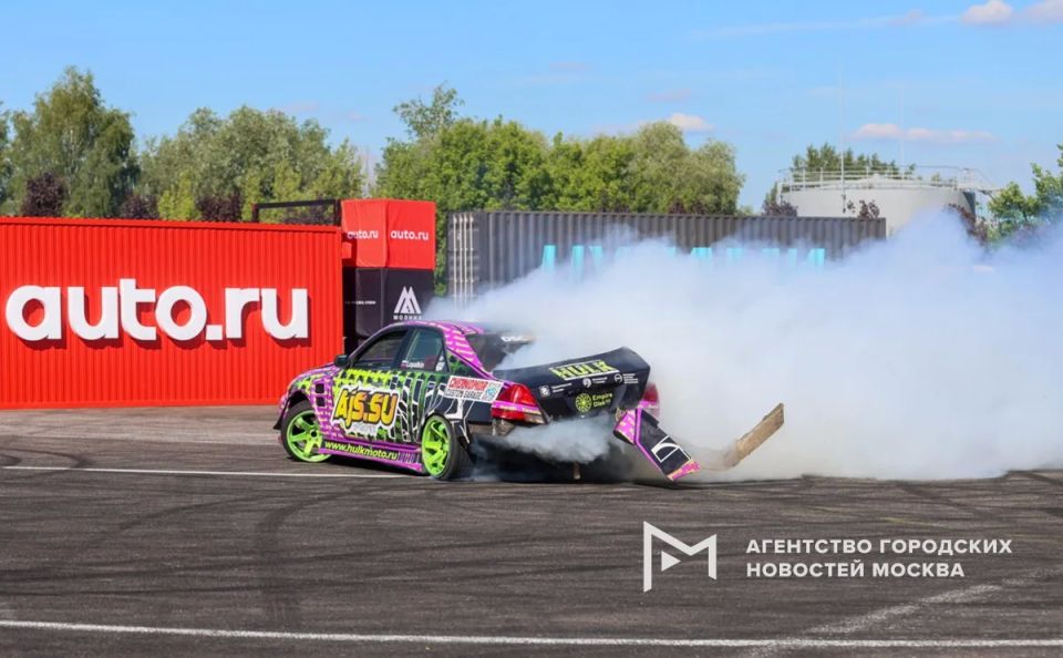 Москва на время забыла про светофоры и пробки: в городе прошёл NO DRIFT NO FEST — фестиваль автомобильной культуры Москва на время забыла про светофоры и пробки: в городе прошёл NO DRIFT NO FEST — фестиваль автомобильной культуры