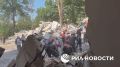 Число жертв удара по общежитию колледжа в Старобельске выросло до 16