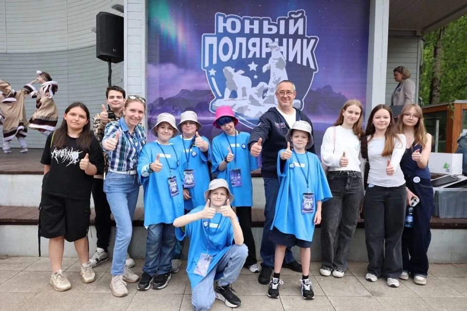 Алексей Шапошников: Ура! Больше трёх тысяч школьников присоединились к нашему «Полярному диктанту»! Алексей Шапошников: Ура! Больше трёх тысяч школьников присоединились к нашему «Полярному диктанту»!
