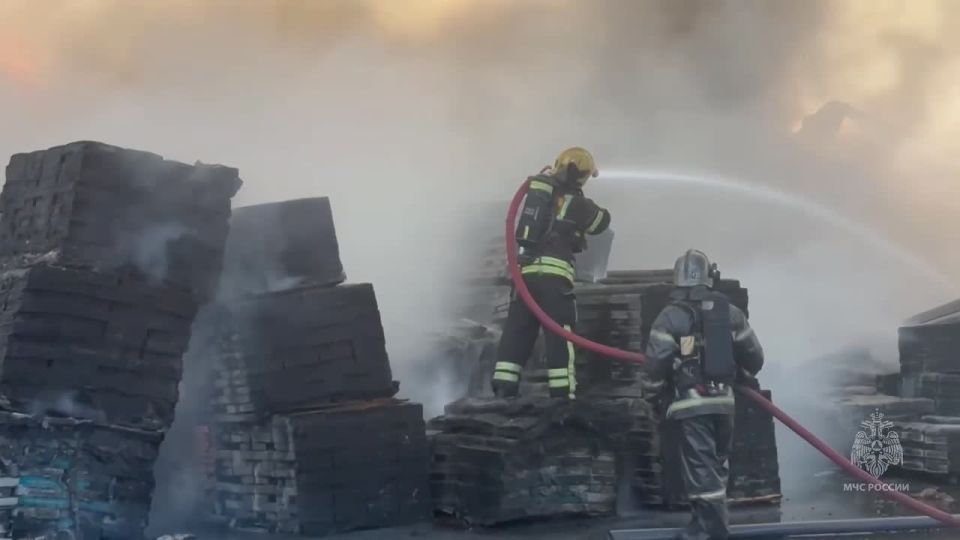 Пожар локализован на площади 1500 квадратных метров