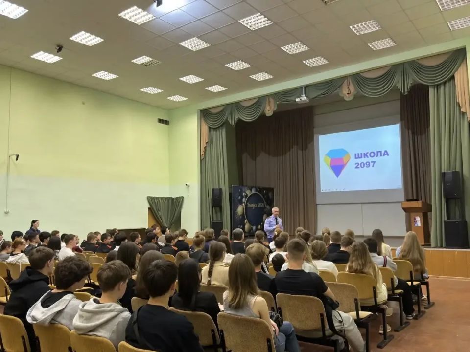 Представитель Западного МСУТ СК России провел выездное профилактическое мероприятие для школьников, посвященное профилактике безопасности на объектах железнодорожного транспорта Представитель Западного МСУТ СК России провел выездное профилактическое мероприятие для школьников, посвященное профилактике безопасности на объектах железнодорожного транспорта