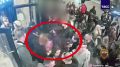 Двое молодых людей задержаны за кражу электронной гитары за 80 тыс