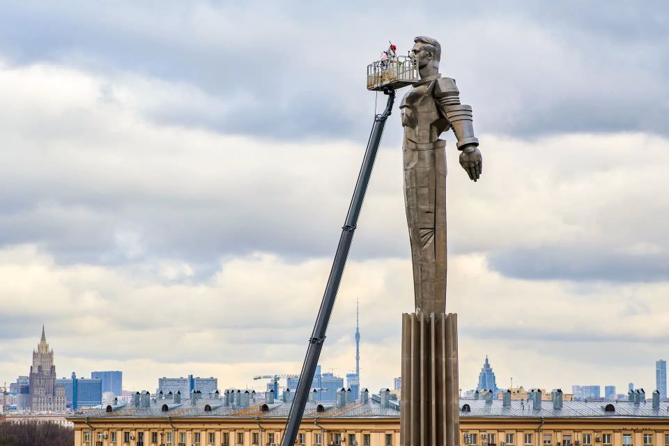 Памятники и монументы, посвященные покорителям космоса, подготовили к лету Памятники и монументы, посвященные покорителям космоса, подготовили к лету