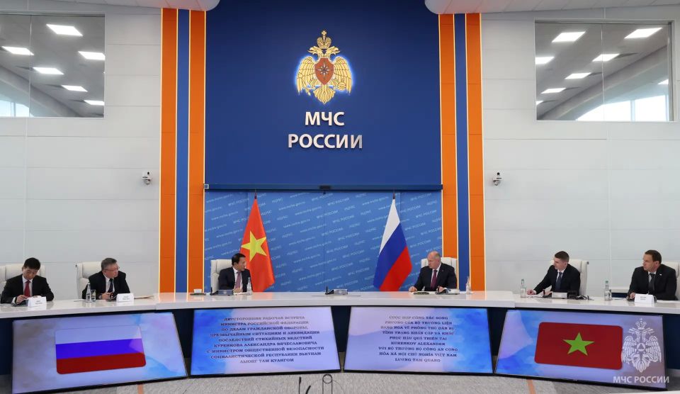 Подписан план совместных мероприятий между спасательными ведомствами России и Вьетнама Подписан план совместных мероприятий между спасательными ведомствами России и Вьетнама