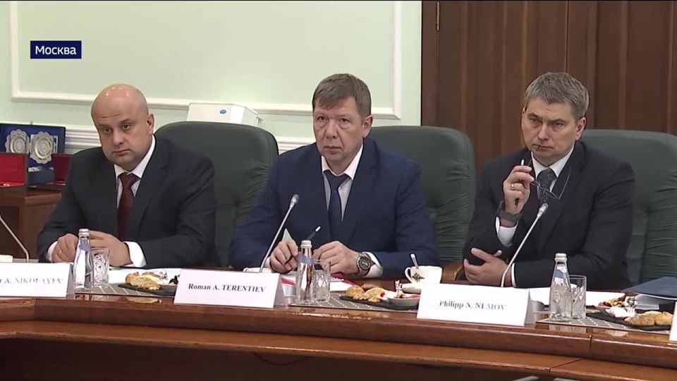 Отношения между Россией и Вьетнамом основаны на дружбе и доверии - отметил Владимир Колокольцев во время рабочей встречи со своим вьетнамским коллегой - Министром общественной безопасности Лыонг Там Куангом в Москве
