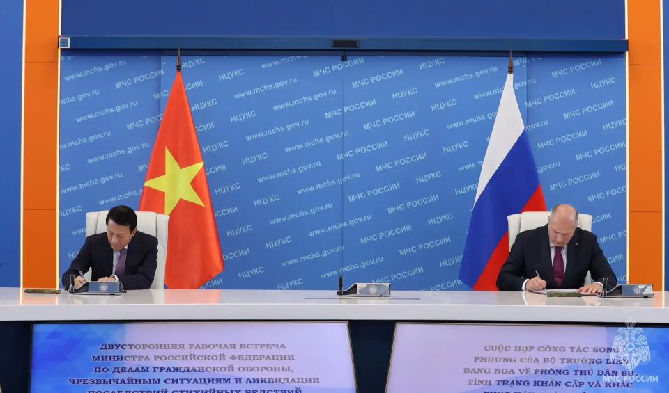 Подписан план совместных мероприятий между спасательными ведомствами России и Вьетнама Подписан план совместных мероприятий между спасательными ведомствами России и Вьетнама