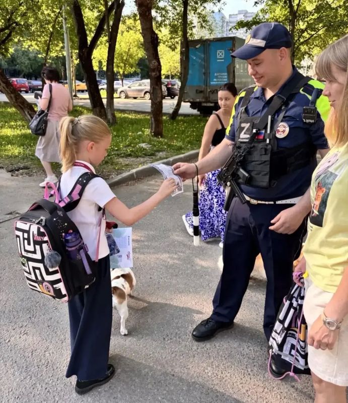 Столичные Госавтоинспекторы напомнили пользователям средств индивидуальной мобильности о ПДД Столичные Госавтоинспекторы напомнили пользователям средств индивидуальной мобильности о ПДД