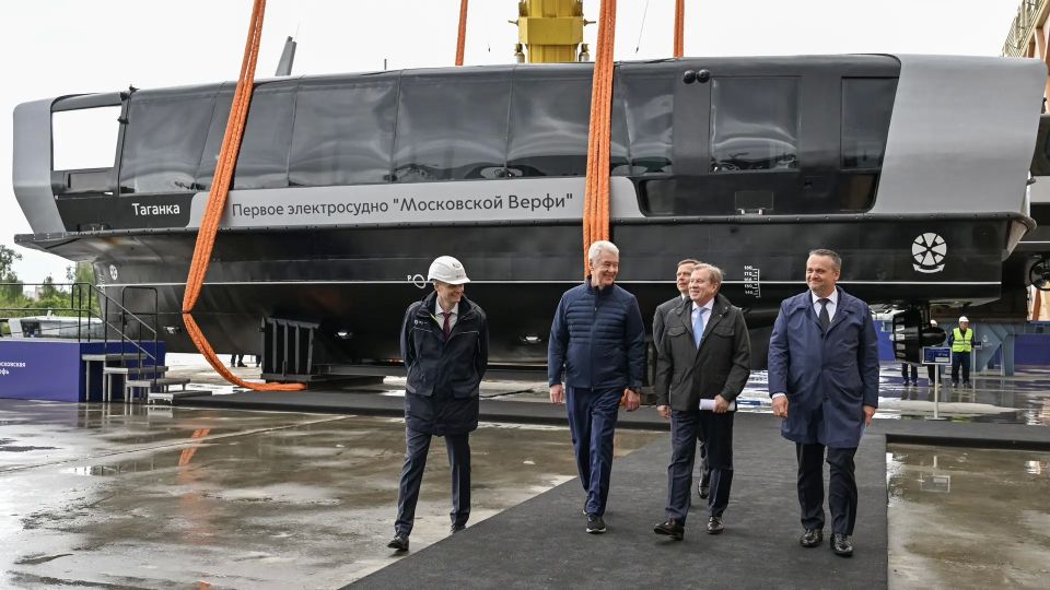 Сергей Собянин: Инновационные, не имеющие аналогов в мире: спустили на воду первые электросуда, произведённые на Московской верфи Сергей Собянин: Инновационные, не имеющие аналогов в мире: спустили на воду первые электросуда, произведённые на Московской верфи