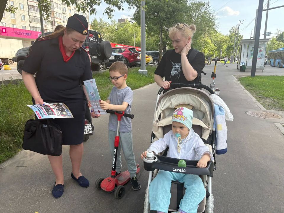 Столичные Госавтоинспекторы напомнили пользователям средств индивидуальной мобильности о ПДД Столичные Госавтоинспекторы напомнили пользователям средств индивидуальной мобильности о ПДД