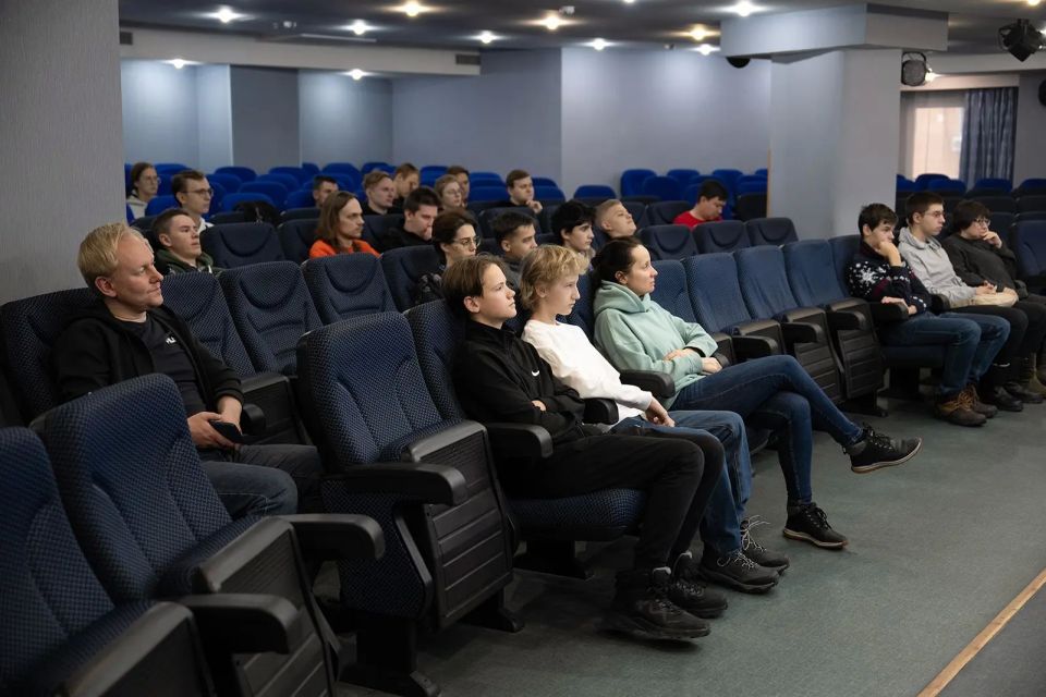 Московских старшеклассников, увлеченных точными науками, приглашают присоединиться к проекту «Инженеры Вселенной» Московских старшеклассников, увлеченных точными науками, приглашают присоединиться к проекту «Инженеры Вселенной»