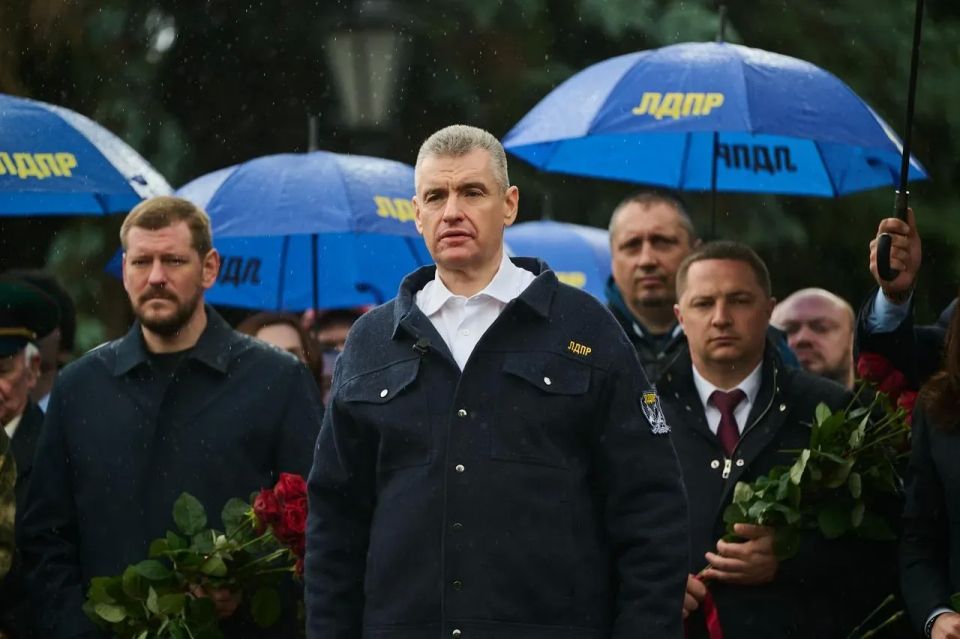 Леонид Слуцкий: С Днём пограничника!. Сегодня вся страна чествует личный состав и ветеранов Пограничной службы ФСБ России Леонид Слуцкий: С Днём пограничника!. Сегодня вся страна чествует личный состав и ветеранов Пограничной службы ФСБ России