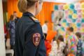 В преддверии Дня защиты детей московские росгвардейцы навестили воспитанников семейного центра