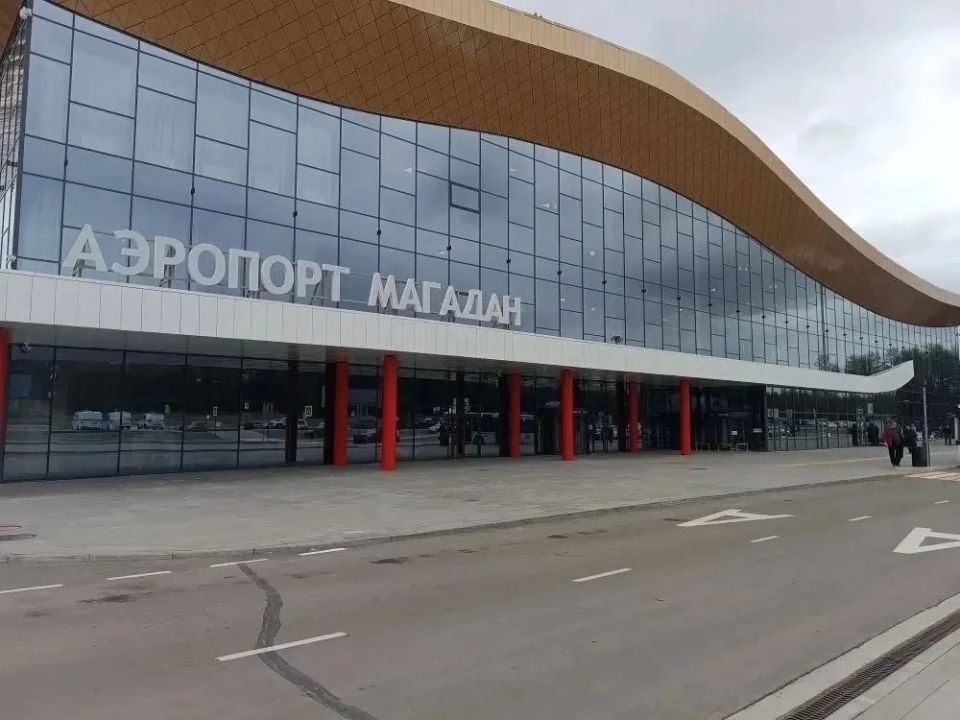 Магаданская транспортная прокуратура контролирует соблюдение прав пассажиров задержанного рейса в Москву