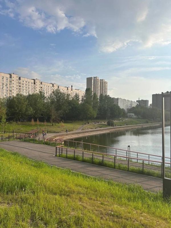 Евгений Попов: На западе Москвы есть места, которые многие жители знают с детства Евгений Попов: На западе Москвы есть места, которые многие жители знают с детства