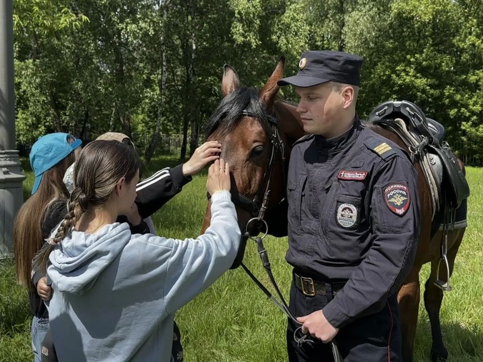 «Поделись улыбкою своей»: московские полицейские подарили праздник детям, проходящим лечение от туберкулеза «Поделись улыбкою своей»: московские полицейские подарили праздник детям, проходящим лечение от туберкулеза