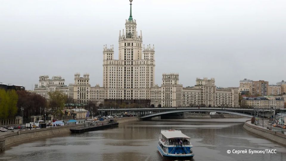 Температура воды в Москве-реке поднялась до 15 градусов, сообщили ТАСС в Гидрометцентре РФ