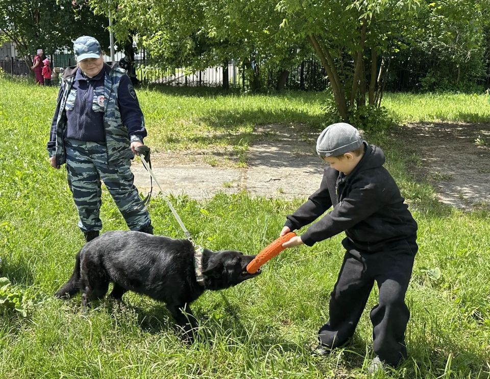 «Поделись улыбкою своей»: московские полицейские подарили праздник детям, проходящим лечение от туберкулеза «Поделись улыбкою своей»: московские полицейские подарили праздник детям, проходящим лечение от туберкулеза