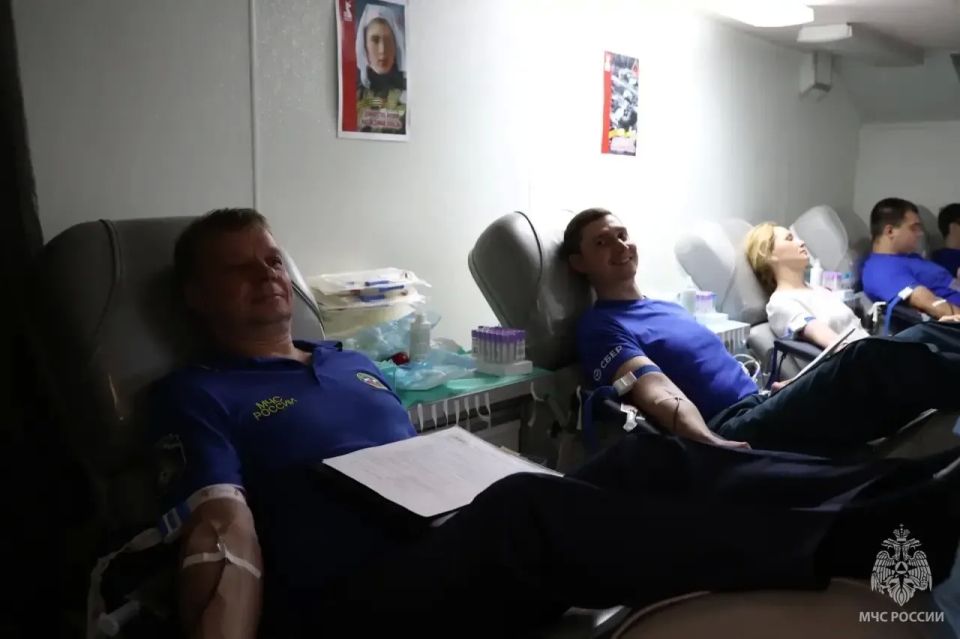 В Москве личный состав МЧС России принял участие в донорской акции В Москве личный состав МЧС России принял участие в донорской акции