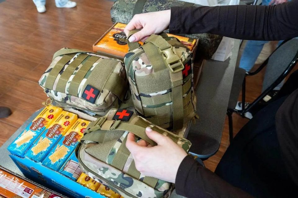 Московские волонтеры собрали посылки для военнослужащих Московские волонтеры собрали посылки для военнослужащих