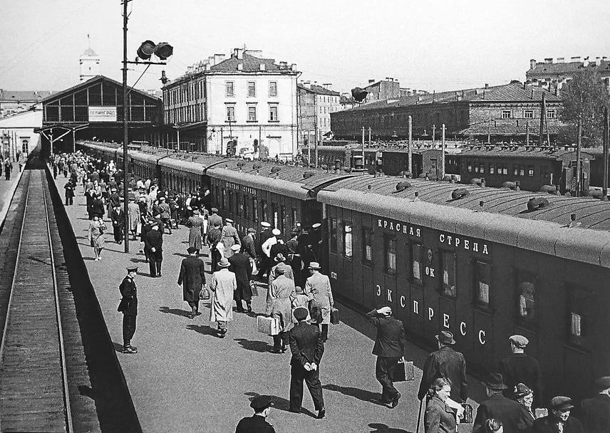 Первому рейсу «Красной стрелы» — 95 лет Первому рейсу «Красной стрелы» — 95 лет