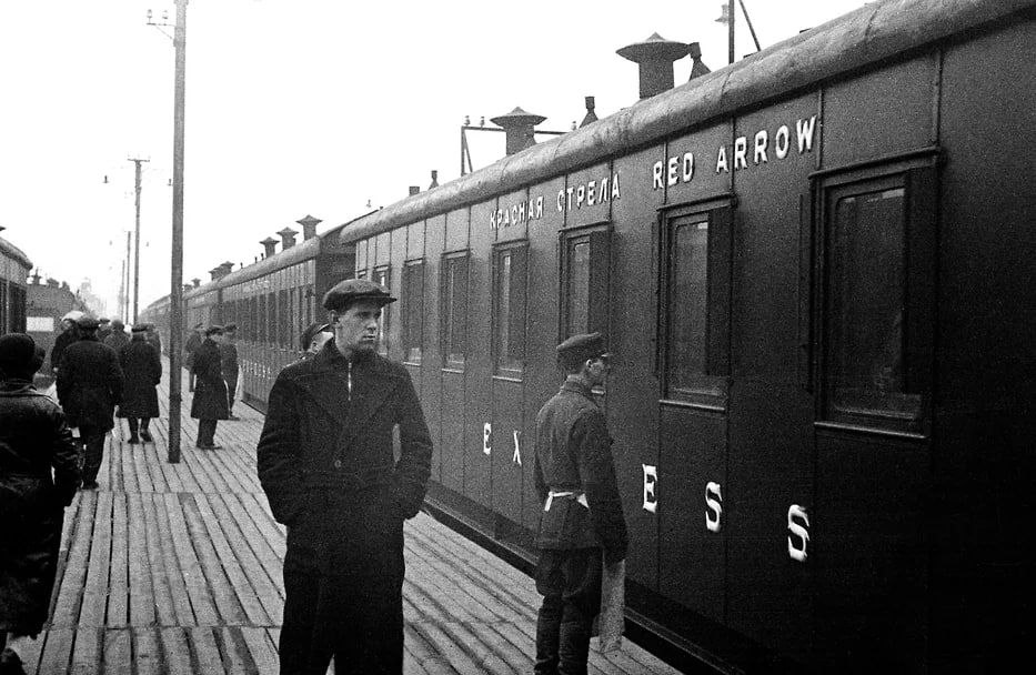 Первому рейсу «Красной стрелы» — 95 лет Первому рейсу «Красной стрелы» — 95 лет