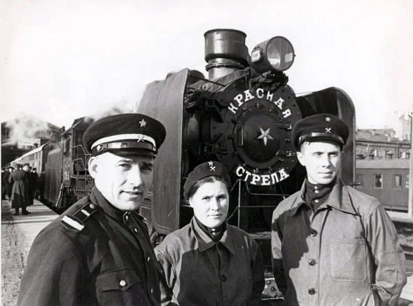 Первому рейсу «Красной стрелы» — 95 лет Первому рейсу «Красной стрелы» — 95 лет
