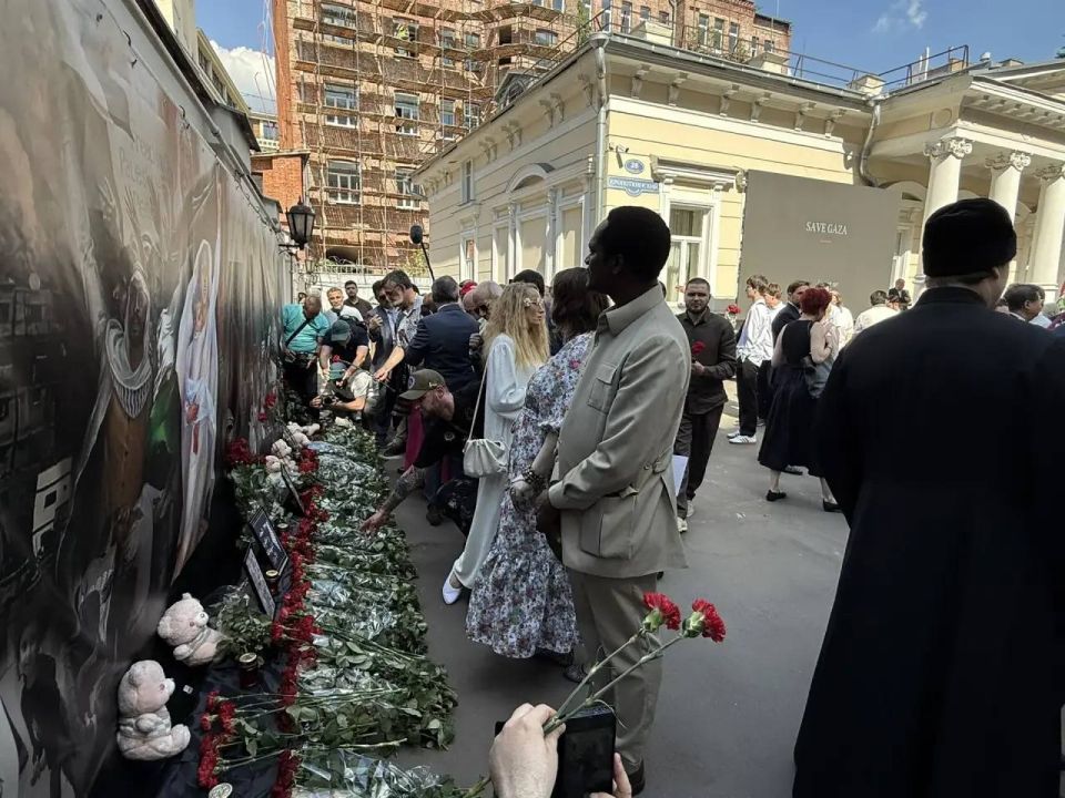 Сила - в единстве!. В Посольстве Государства Палестина прошла акция в поддержку палестинского народа, защиты христианских и исламских святынь, а также процветания России Сила - в единстве!. В Посольстве Государства Палестина прошла акция в поддержку палестинского народа, защиты христианских и исламских святынь, а также процветания России