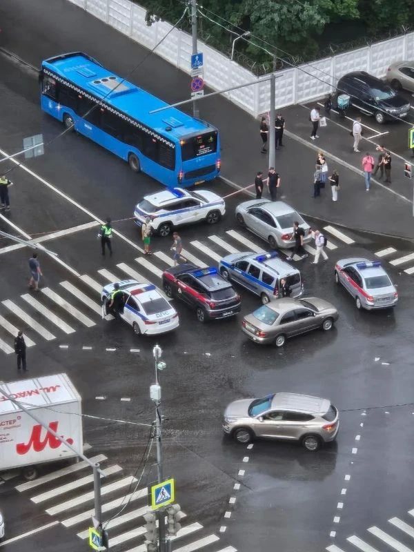 В Москве подростки готовили подрыв автомобиля сотрудника оборонного предприятия В Москве подростки готовили подрыв автомобиля сотрудника оборонного предприятия
