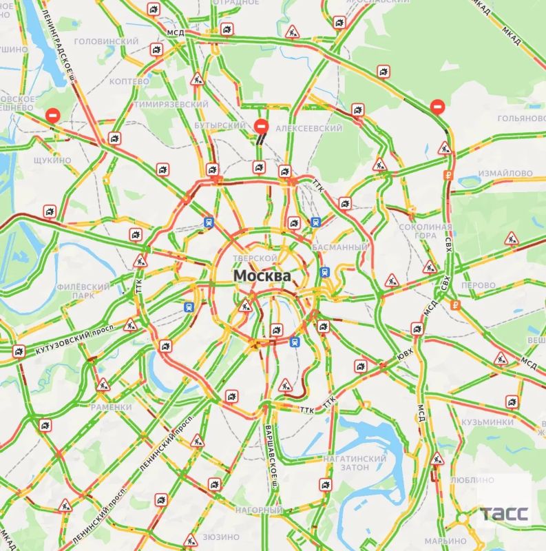 Пробки в Москве достигли 8 баллов, следует из данных сервиса "Яндекс