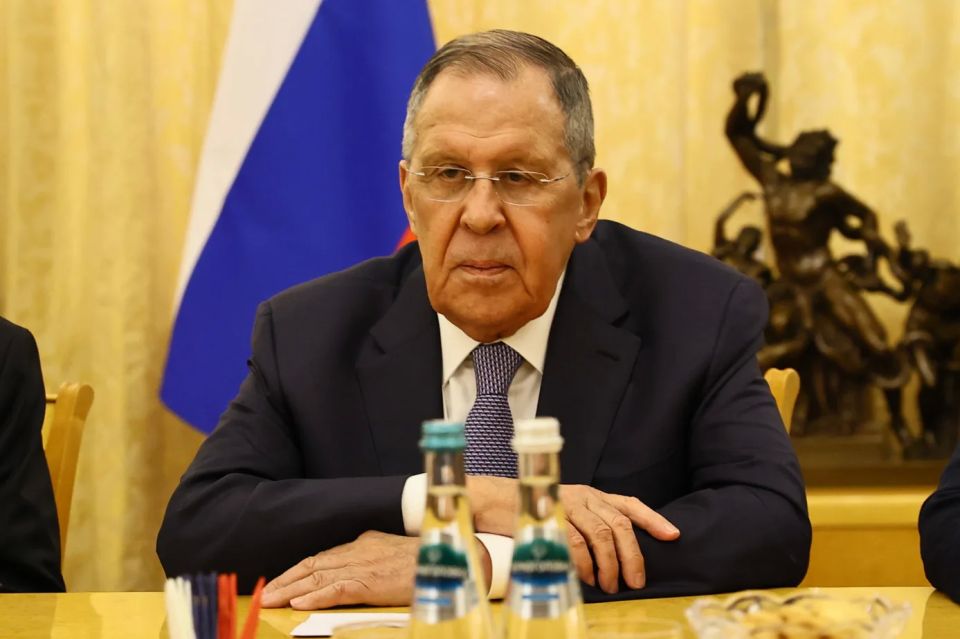 11 июня Министр иностранных дел Российской Федерации С.В.Лавров принял Комиссара Африканского союза по политическим вопросам, миру и безопасности Банколе Адеойе 11 июня Министр иностранных дел Российской Федерации С.В.Лавров принял Комиссара Африканского союза по политическим вопросам, миру и безопасности Банколе Адеойе