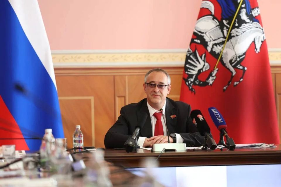 Алексей Шапошников: На пресс-конференции подвёл итоги работы Московской городской Думы VIII созыва за период весенней сессии 2026 года Алексей Шапошников: На пресс-конференции подвёл итоги работы Московской городской Думы VIII созыва за период весенней сессии 2026 года