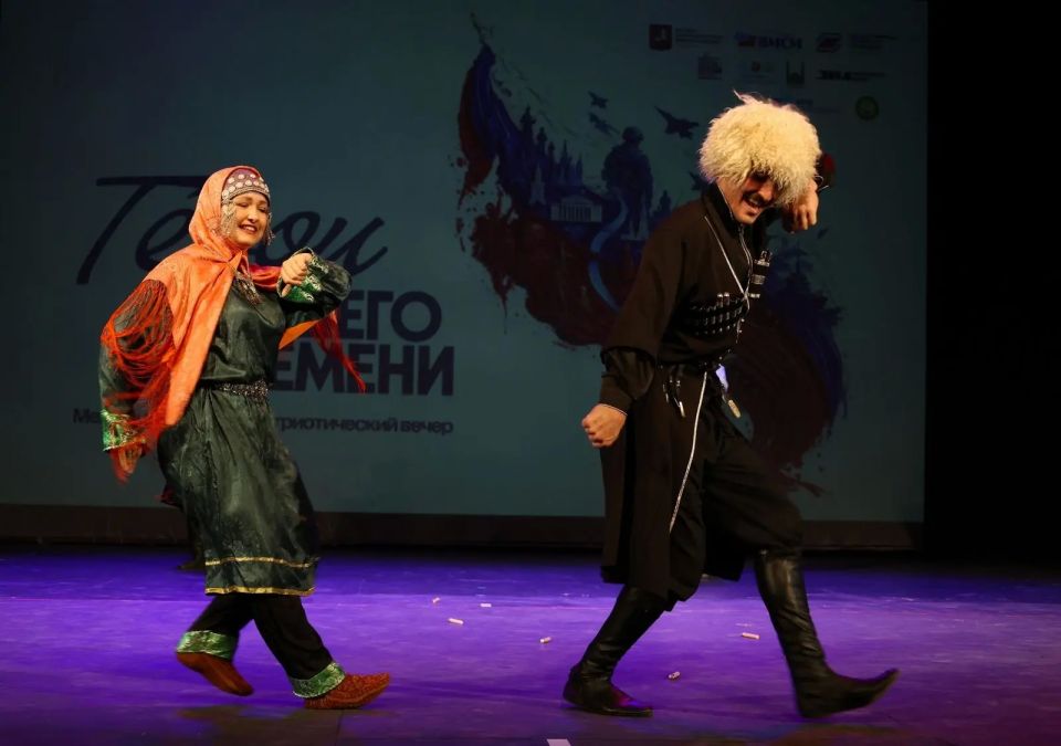 В столице прошел межнациональный патриотический вечер «Герои нашего времени» В столице прошел межнациональный патриотический вечер «Герои нашего времени»