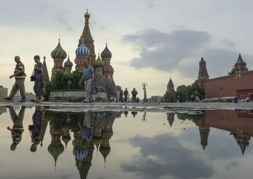 В Москве в ближайшие часы ожидаются гроза и сильный ветер