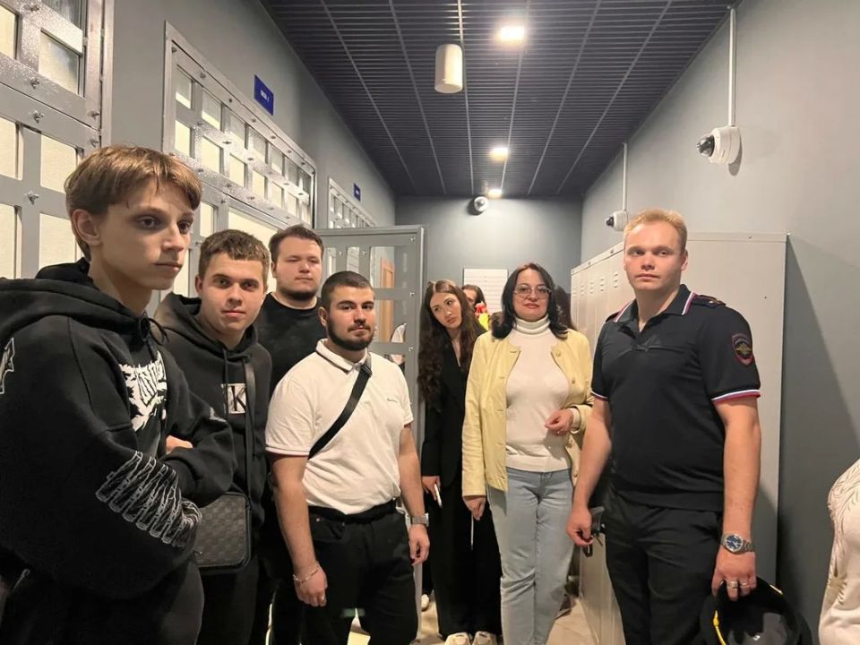 Транспортные полицейские встретились со студентами Российского государственного социального университета Транспортные полицейские встретились со студентами Российского государственного социального университета