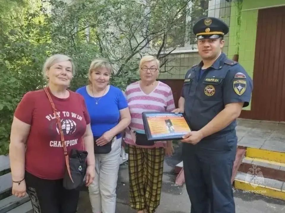 Сотрудники МЧС России продолжают проведение профилактических рейдов Сотрудники МЧС России продолжают проведение профилактических рейдов