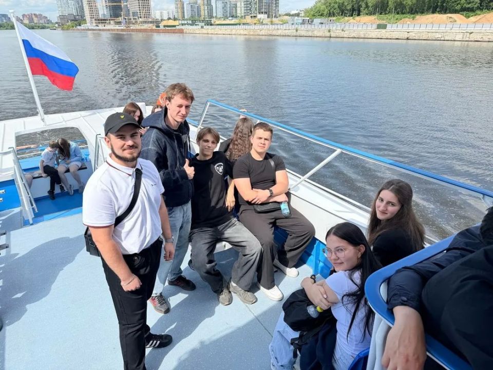 Транспортные полицейские встретились со студентами Российского государственного социального университета Транспортные полицейские встретились со студентами Российского государственного социального университета
