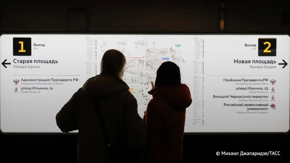 Станции "Китай-город", "Пушкинская" и "Охотный Ряд" лидируют по количеству пассажиров в ночное время суток, сообщил ТАСС заммэра столицы Максим Ликсутов