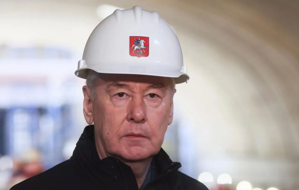 Из-за попадания дрона повреждения получил Московский НПЗ, сообщил мэр города Сергей Собянин
