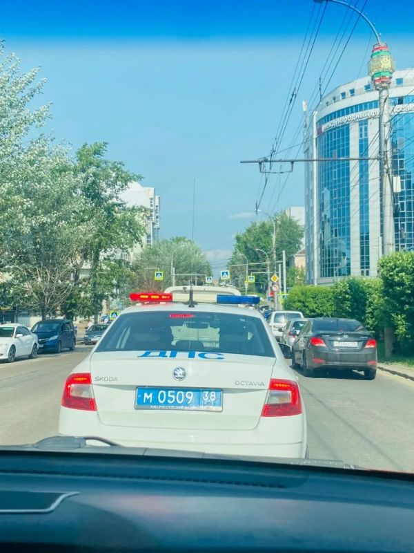Хочу поблагодарить неравнодушных сотрудников полиции , которые несли дорожно - постовую службу по адресу ул. Сергеева напротив «МЦ МОСКВА» в районе 16:00