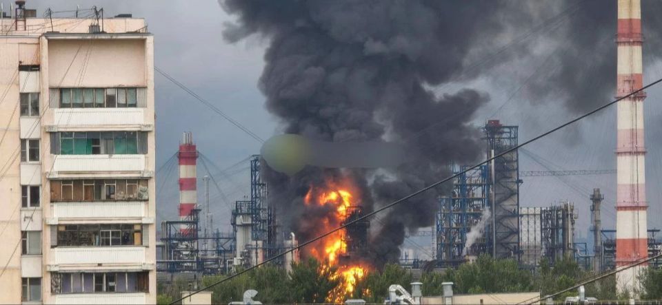 Массированную атаку украинских дронов отражают в Москве и области, сбито уже не менее полсотни дронов Массированную атаку украинских дронов отражают в Москве и области, сбито уже не менее полсотни дронов