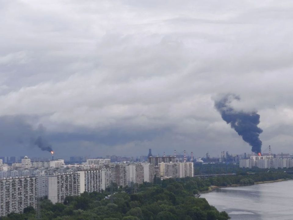 Власти Москвы подтвердили повреждение объекта Московского нефтеперерабатывающего завода в результате атаки беспилотника
