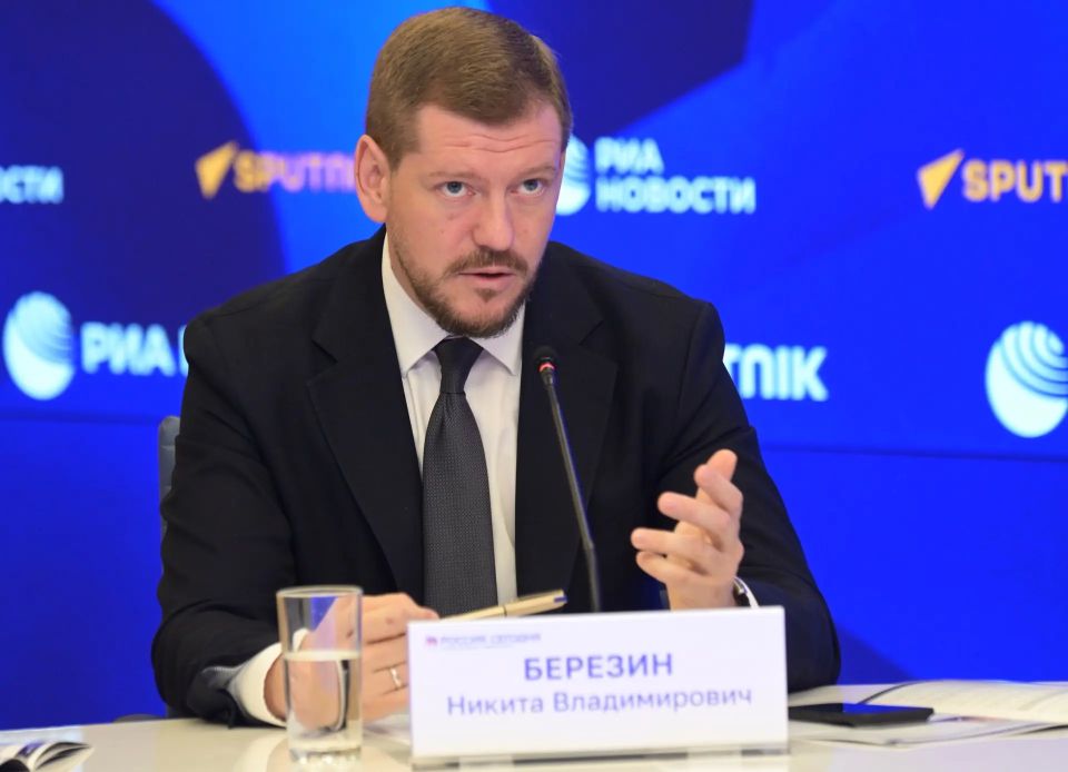 Сотрудник ГВСУ СК России выступил с докладом на пресс-конференции Международного общественного трибунала по преступлениям украинских неонацистов Сотрудник ГВСУ СК России выступил с докладом на пресс-конференции Международного общественного трибунала по преступлениям украинских неонацистов
