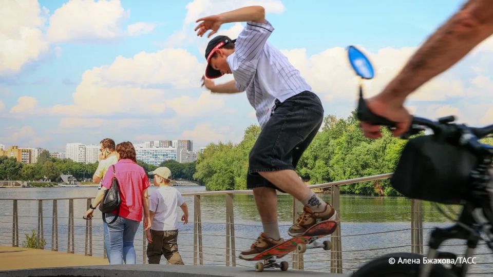 Температура воды в реках московского региона практически не изменилась на фоне похолодания, она достигает 22 градусов, сообщили ТАСС в Гидрометцентре