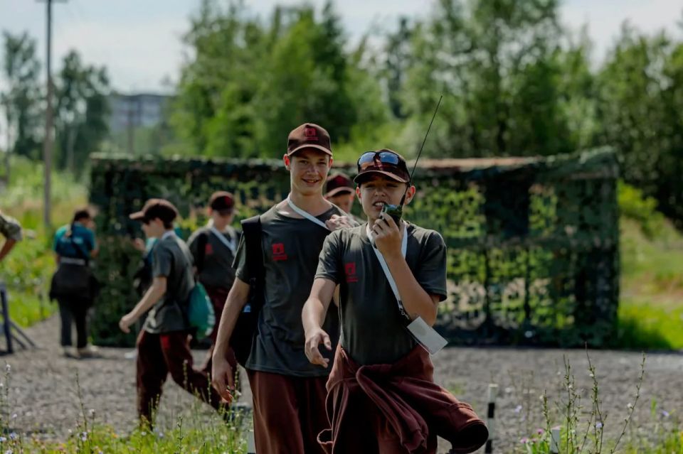 Пока одни проводят лето в городе, тысячи московских школьников выбирают палатки и настоящие приключения Пока одни проводят лето в городе, тысячи московских школьников выбирают палатки и настоящие приключения