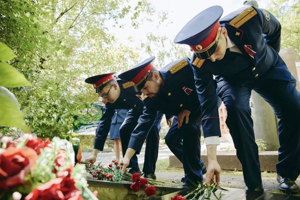 Представители Западного МСУТ СК России приняли участие в мероприятиях, посвященных Дню памяти и скорби Представители Западного МСУТ СК России приняли участие в мероприятиях, посвященных Дню памяти и скорби
