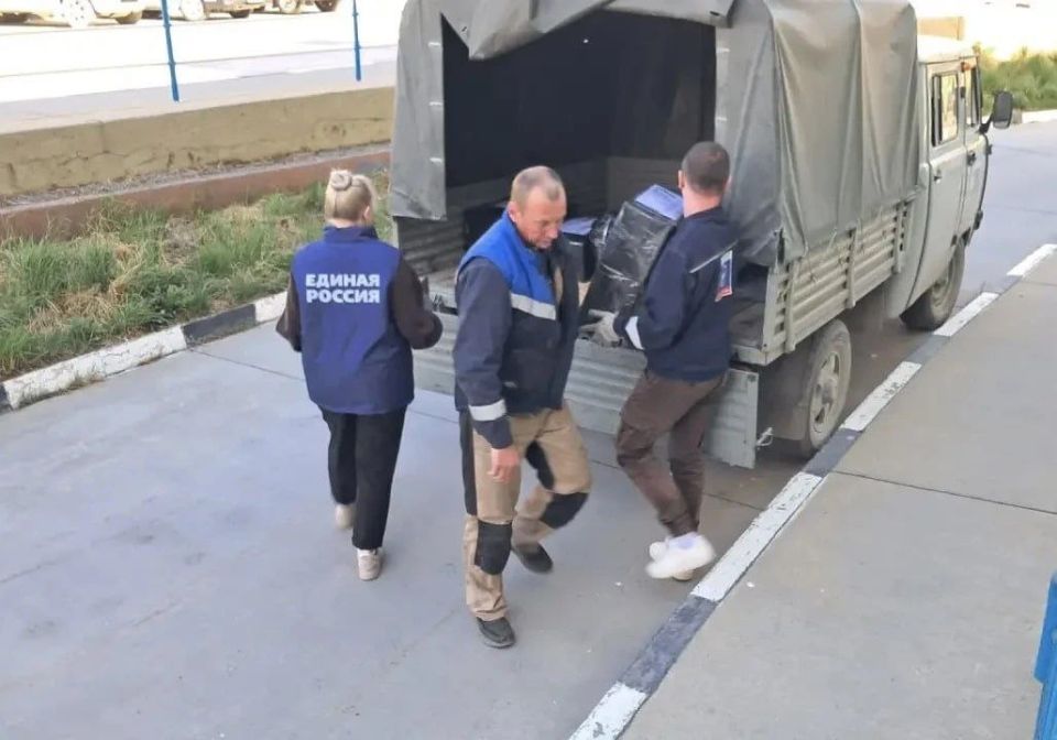 Чукотка отправила очередную партию гуманитарного груза в зону СВО Чукотка отправила очередную партию гуманитарного груза в зону СВО